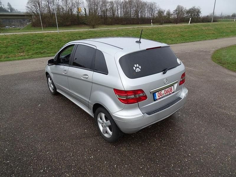 Gebraucht Mercedes B170 116 PS (85 kW) 2008 Silber Van / Kleinbus