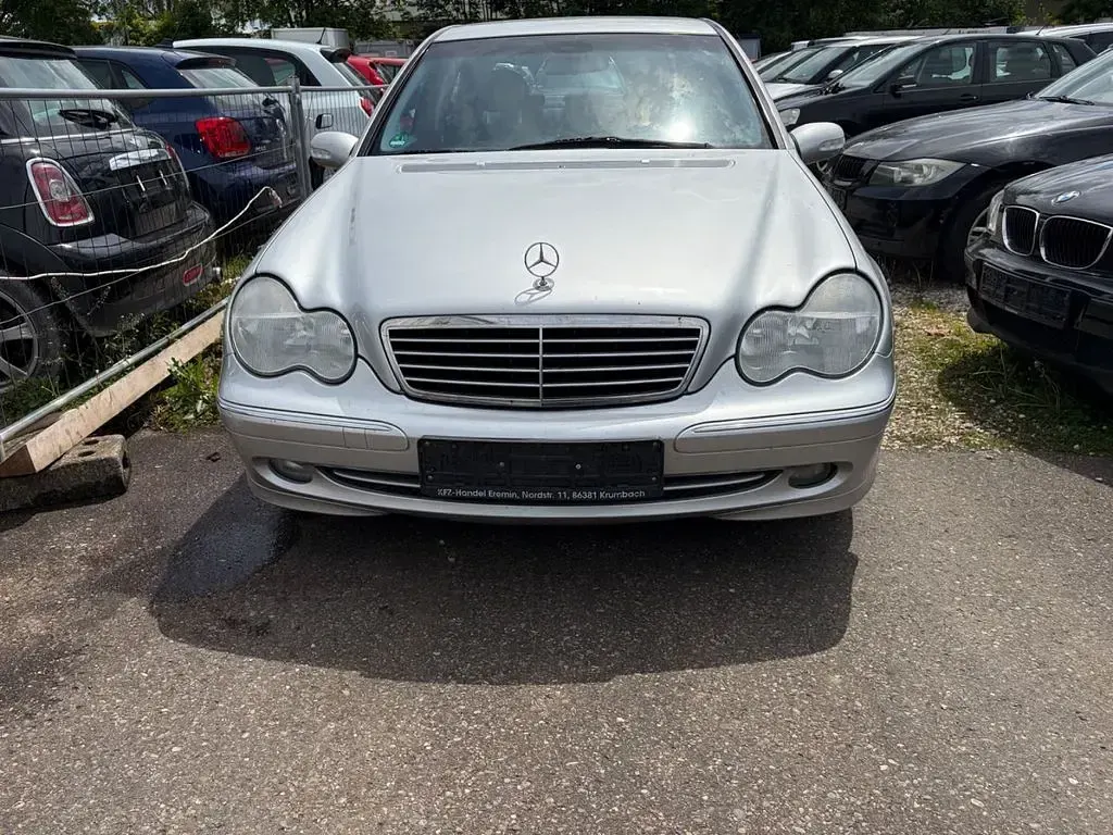 Gebraucht Mercedes C200 163 PS (119 kW) 2003 Silber Limousine