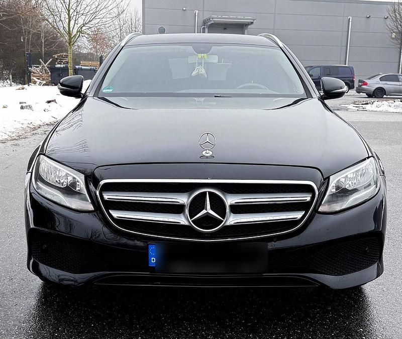 Gebraucht Mercedes E200 150 PS (110 kW) 2018 Schwarz Kombi