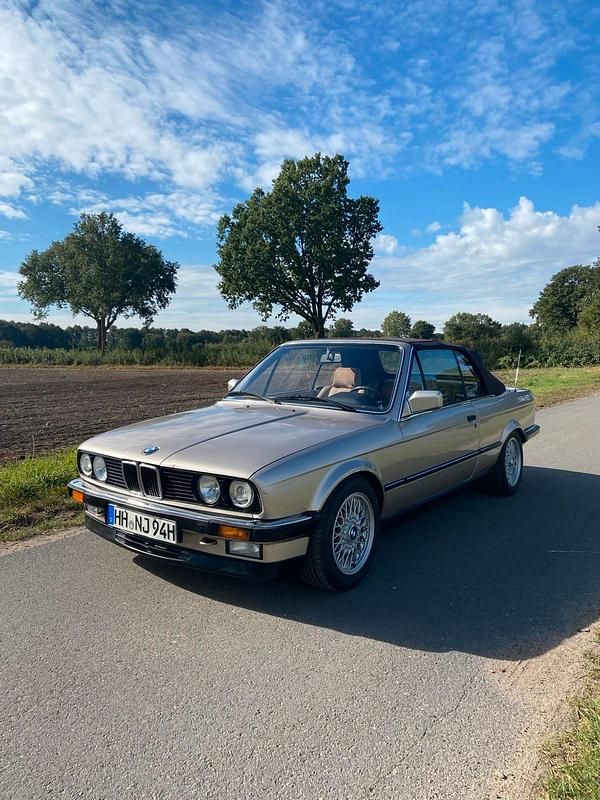Beige Gebraucht 1992 BMW 320 Cabriolet Cabrio | 11.999 € - Bild 1/4