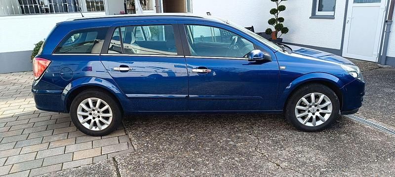 Gebraucht Opel Astra 105 PS (77 kW) 2005 Blau Kombi