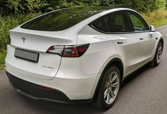 Verkauft Tesla Model Y Long Range White, gebraucht 2022, 6.020 km in Sentrup