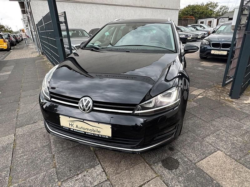 Gebraucht VW Golf VII Highline 125 PS (91 kW) 2015 Schwarz Kombi
