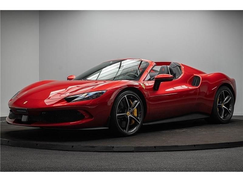 Gebraucht Ferrari 296 901 PS (662 kW) 2025 Rot Cabrio