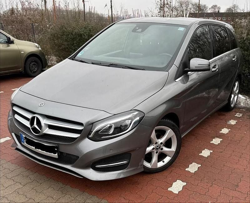 Gebraucht Mercedes B180 109 PS (80 kW) 2017 Grau Van / Kleinbus