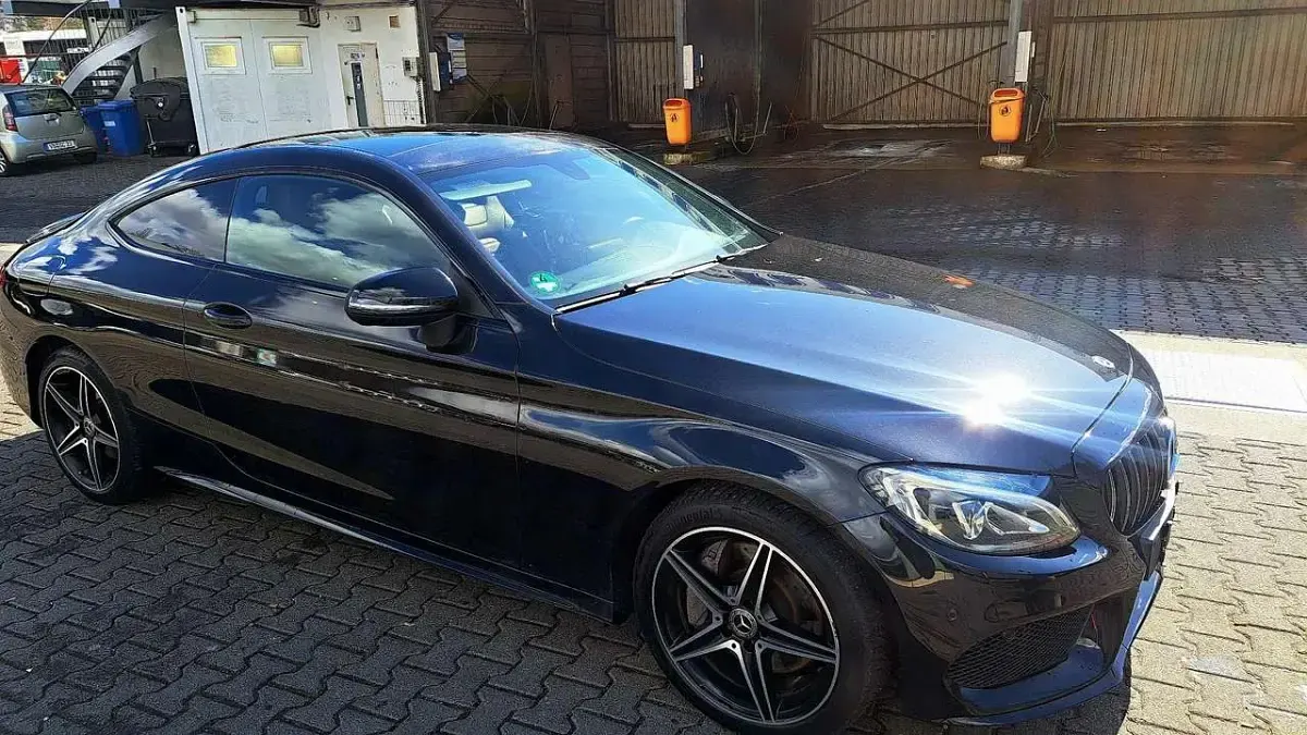 Gebraucht Mercedes C300 Edition 245 PS (180 kW) 2017 Schwarz Coupé