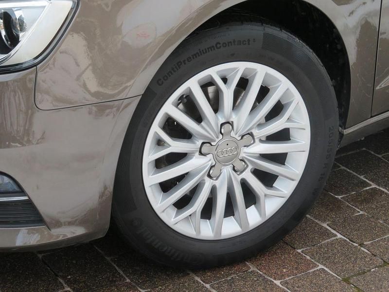 Gebraucht Audi A3 Ambiente 125 PS (91 kW) 2016 Grau Limousine