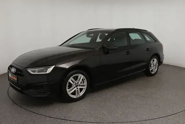 Używany Audi A4 Ambiente 204 KM (150 kW) 2024 Czarny Kombi