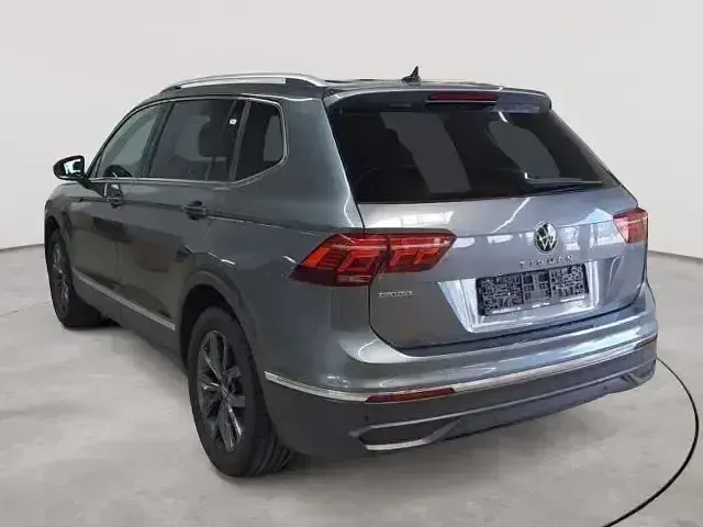 Gebraucht VW Tiguan Allspace Life 150 PS (110 kW) 2022 Andere SUV