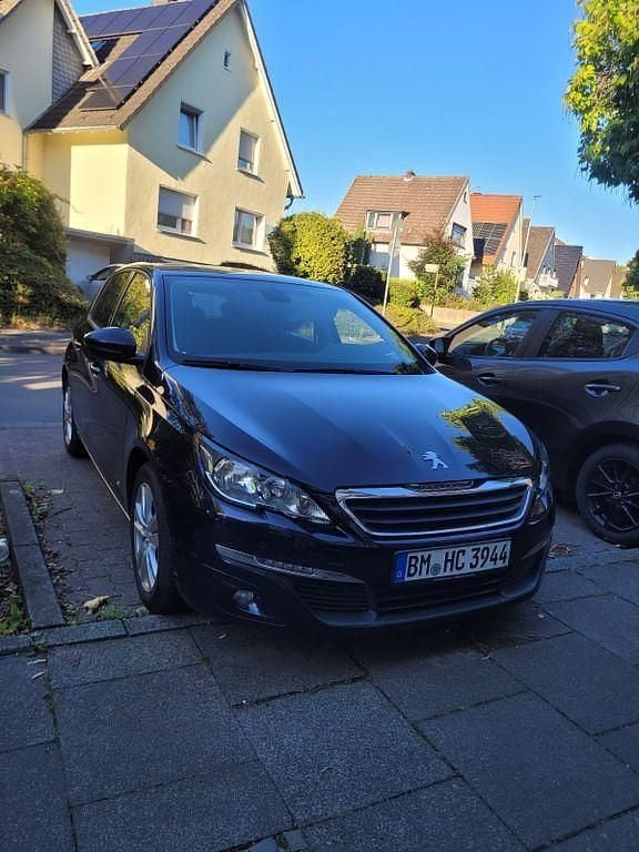 Blau Gebraucht 2016 Peugeot 308 Limousine | 5.600 € (Guter Preis) - Bild 1/4
