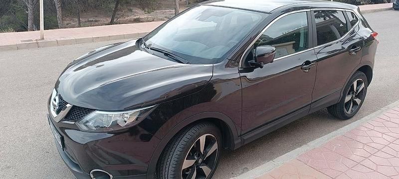 Violet Gebraucht 2016 Nissan Qashqai N-Connecta SUV | 13.600 € (Fairer Preis) - Bild 1/4