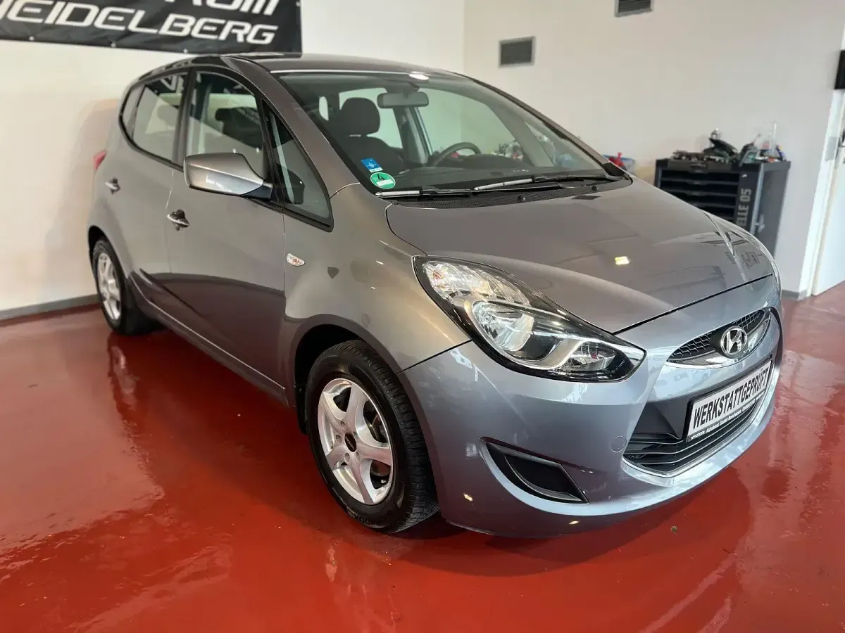 Gebraucht Hyundai ix20 Classic 116 PS (85 kW) 2013 Grau Kleinwagen