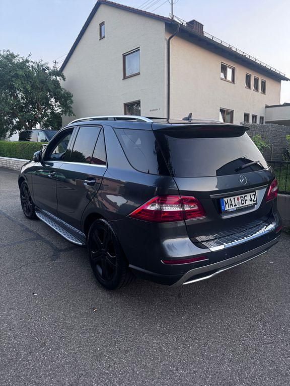 Gebraucht Mercedes ML250 250 PS (183 kW) 2014 Grau SUV