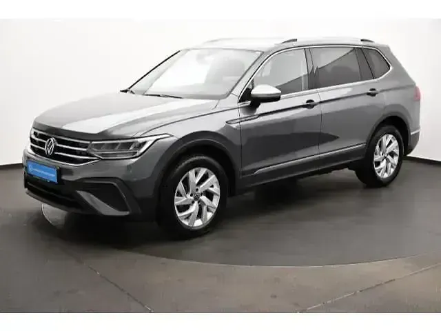 Gebraucht VW Tiguan Allspace Life 150 PS (110 kW) 2023 Grau SUV