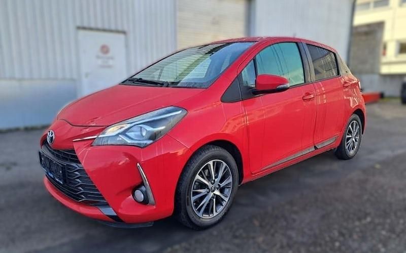 Gebraucht Toyota Yaris Club 112 PS (82 kW) 2020 Rot Limousine