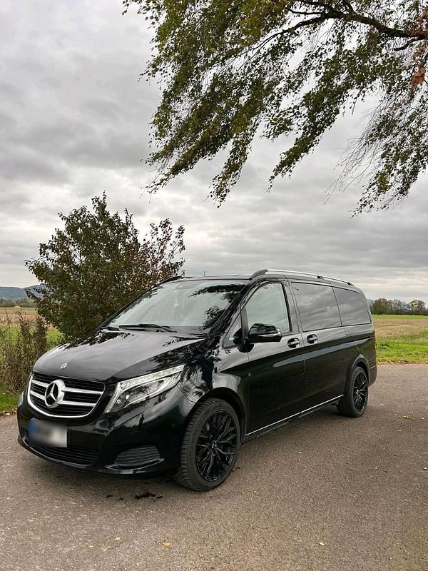 Gebraucht Mercedes V220 163 PS (119 kW) 2018 Schwarz Van / Kleinbus