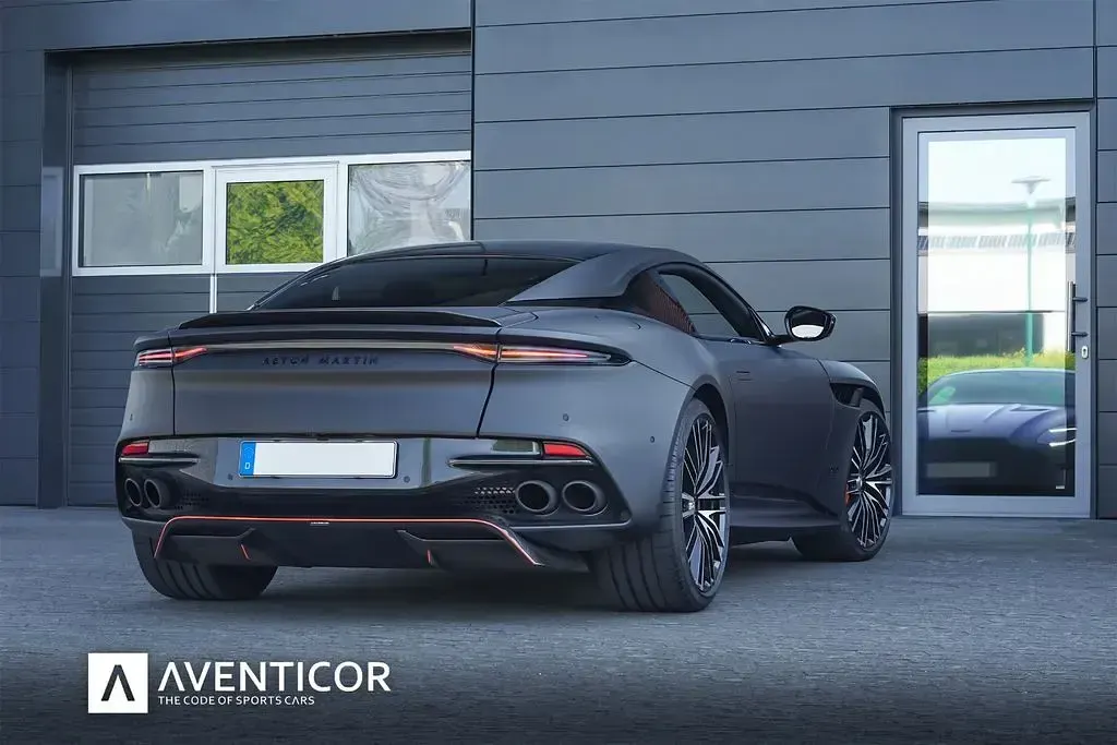 Gebraucht Aston Martin DBS 725 PS (533 kW) 2023 Jet black Coupé