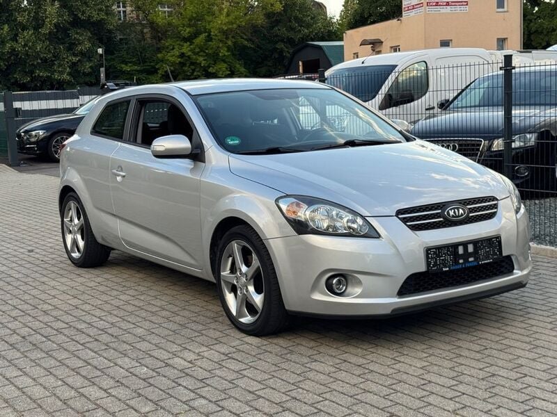 Silber Gebraucht 2010 Kia ProCeed Kleinwagen | 2.999 € (Guter Preis) - Bild 1/4