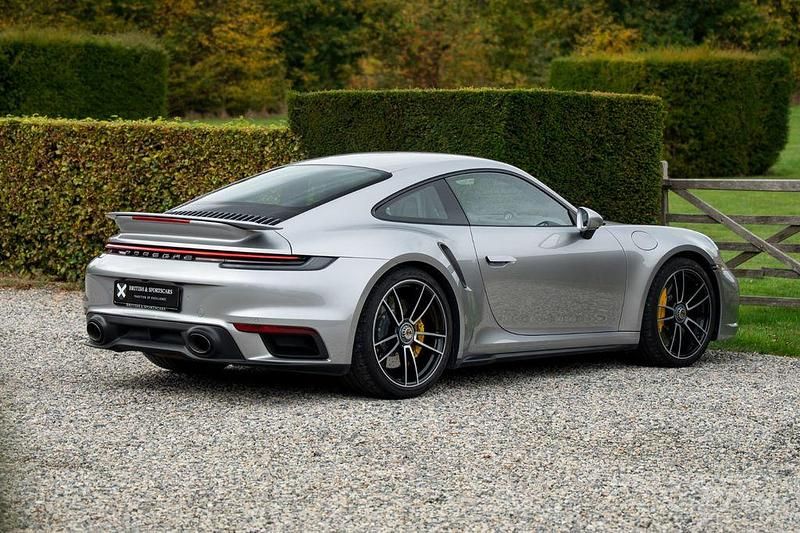 Second-hand Porsche 992 650 CP (478 kW) 2020 Argintiu Coupe