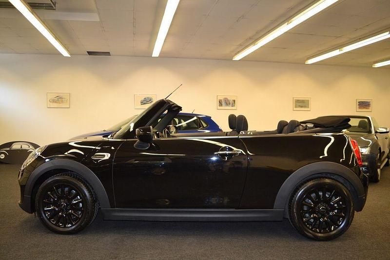 Schwarz Gebraucht 2019 Mini One Cabriolet Cabrio | 17.950 € (Fairer Preis) - Bild 1/4