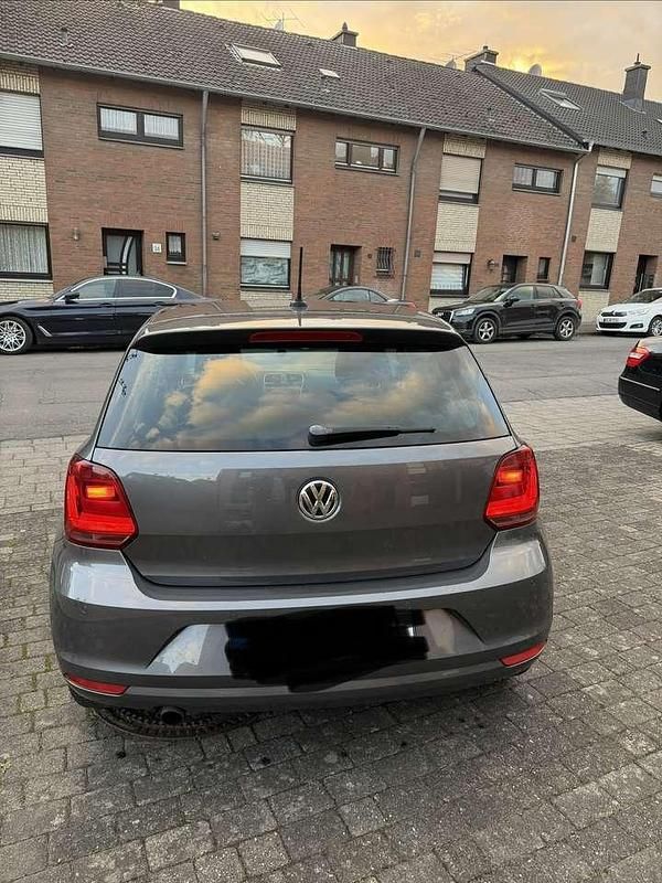 Gebraucht VW Polo LOUNGE 110 PS (80 kW) 2015 Grau Limousine