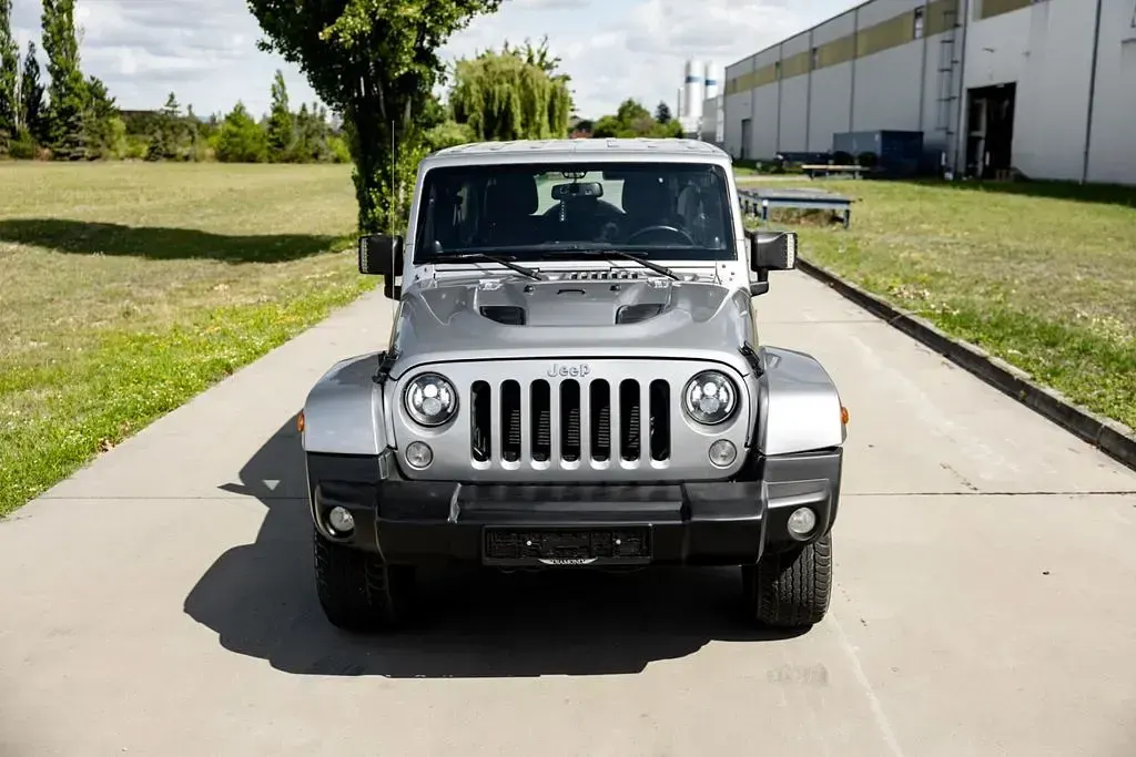 Gebraucht Jeep Wrangler Unlimited Rubicon 284 PS (208 kW) 2014 Silber SUV