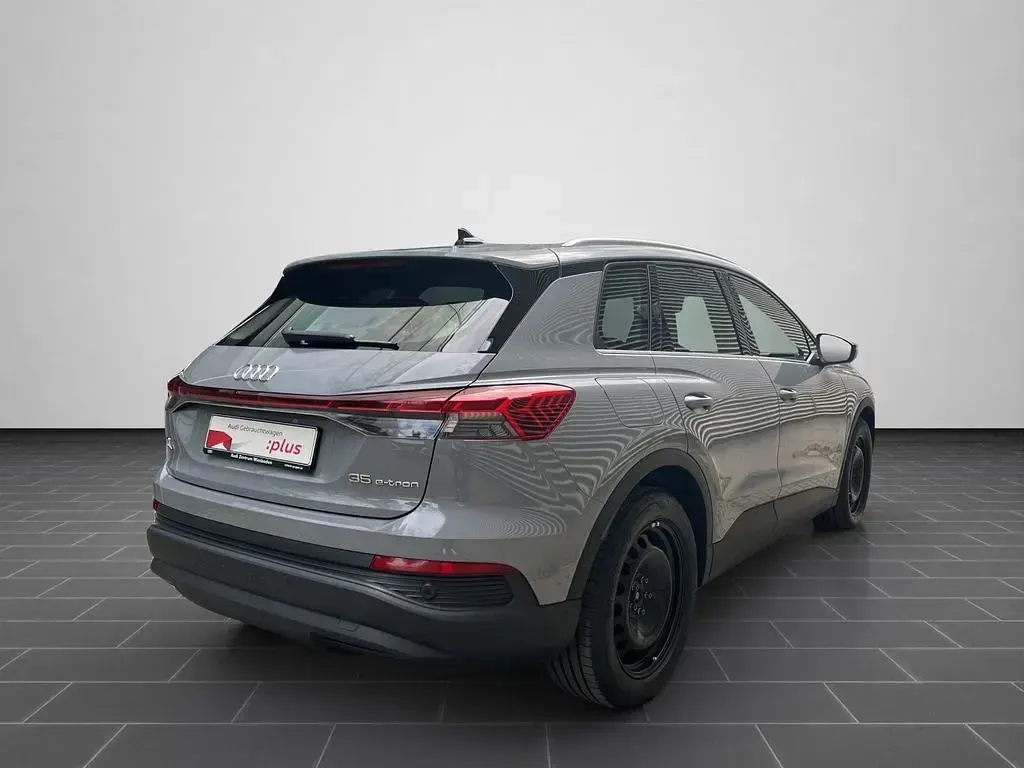 Gebraucht Audi Q4 e-tron Ambiente 125 kW (170 PS) 2023 Kieselgrau SUV