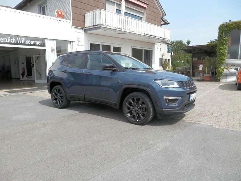 Blau Gebraucht 2021 Jeep Compass SUV | 23.690 € (Fairer Preis) - Bild 1/4