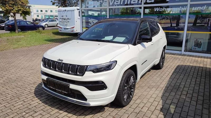 Weiß Gebraucht 2022 Jeep Compass SUV | 37.990 € - Bild 1/4