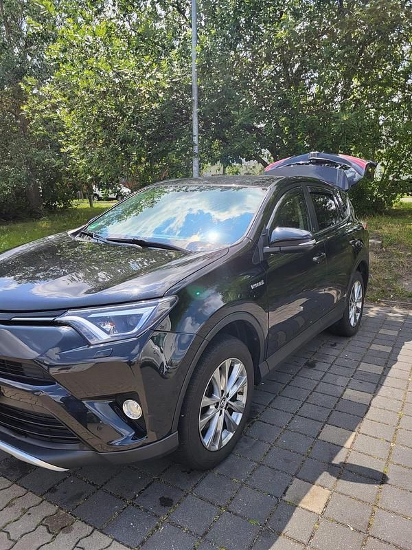 Schwarz Gebraucht 2019 Toyota RAV4 Hybrid SUV | 25.000 € (Etwas zu teuer) - Bild 1/4