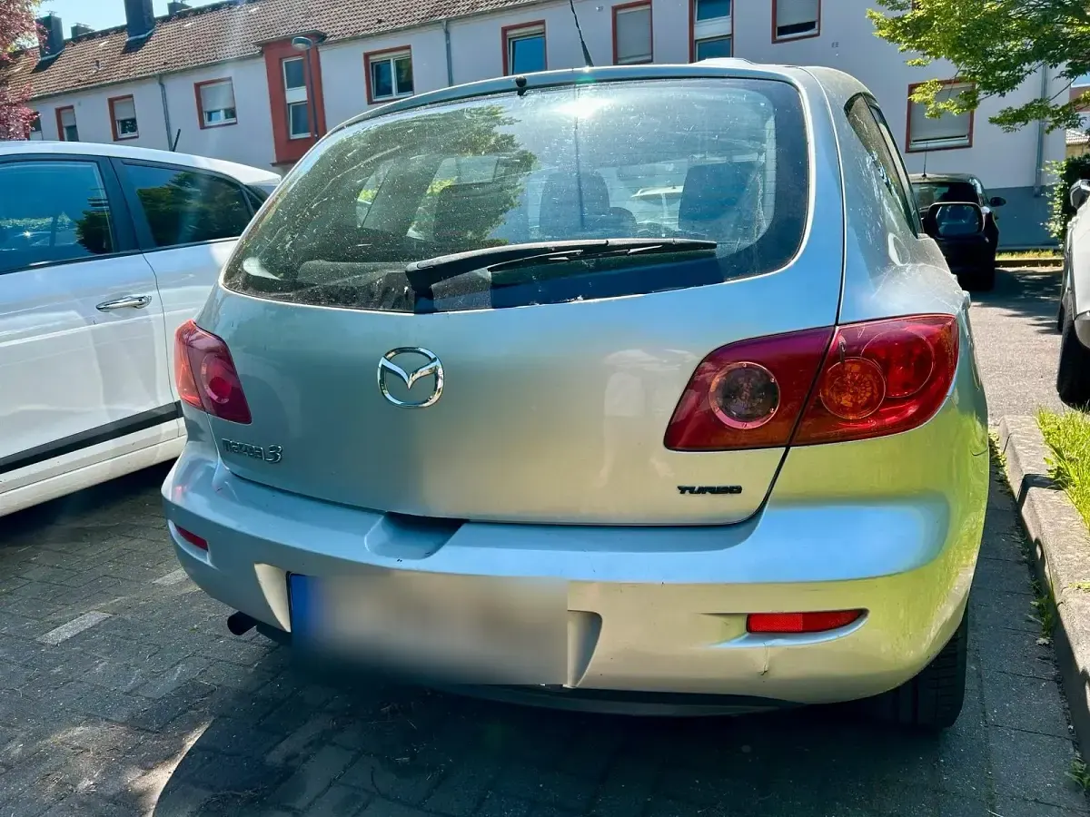 Używany Mazda 3 105 KM (77 kW) 2004 Sedan/Limuzyna