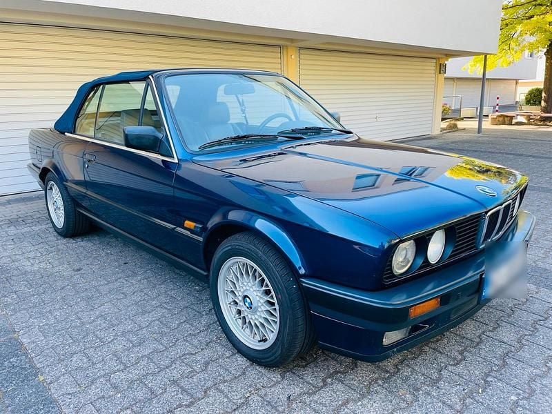 Blau Gebraucht 1992 BMW 318 Cabriolet Cabrio | 15.500 € - Bild 1/4
