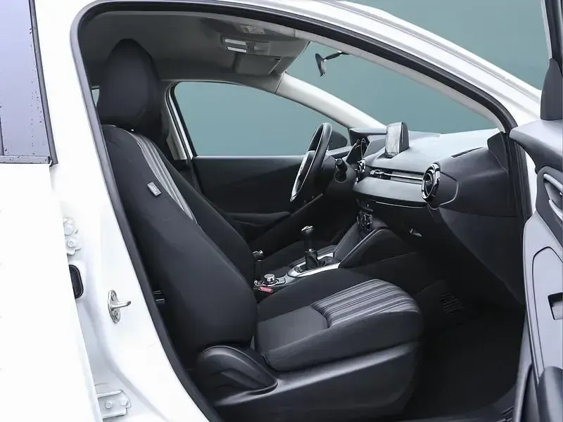 Gebraucht Mazda 2 75 PS (55 kW) 2022 Weiß Kleinwagen