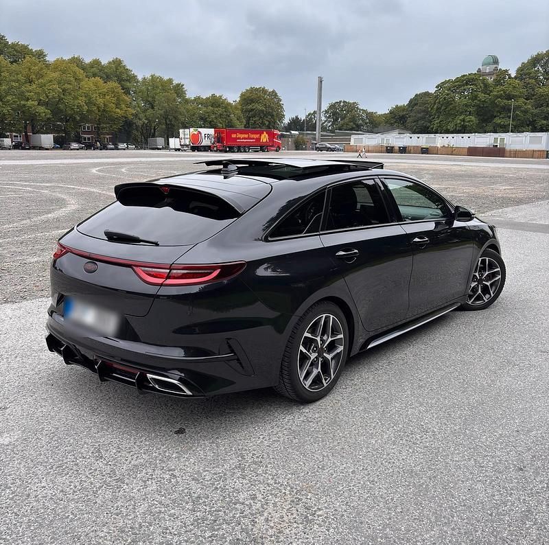 Schwarz Gebraucht 2019 Kia ProCeed GT GT-Line Kleinwagen | 17.199 € (Guter Preis) - Bild 1/4