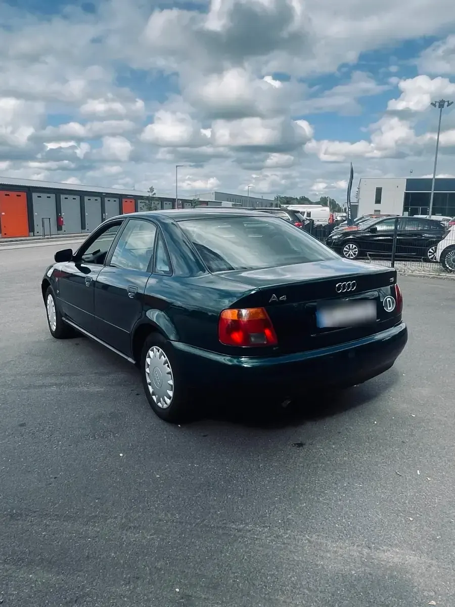 Gebraucht Audi A4 101 PS (74 kW) 1996 Grün Limousine