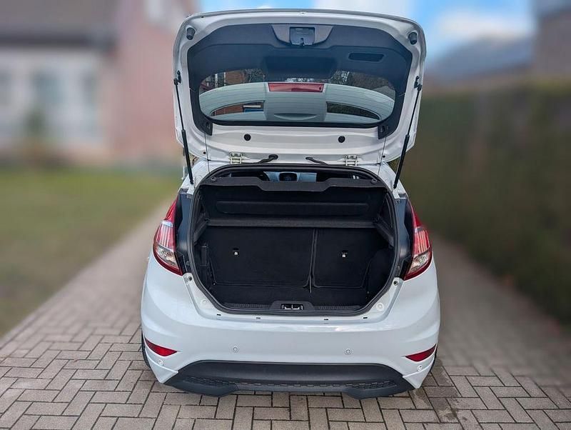 Gebraucht Ford Fiesta ST-Line 101 PS (74 kW) 2016 Weiß Limousine