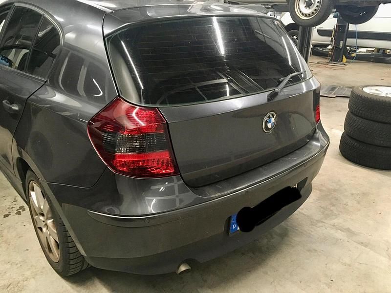 Gebraucht BMW 118 122 PS (89 kW) 2005 Grau Kleinwagen