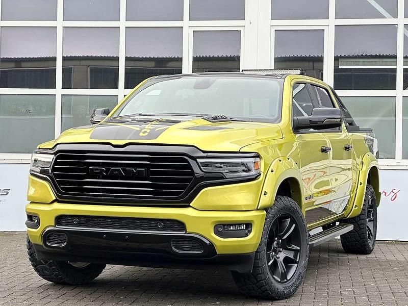 Gebraucht Dodge Custom 401 PS (294 kW) 2023 Grün SUV