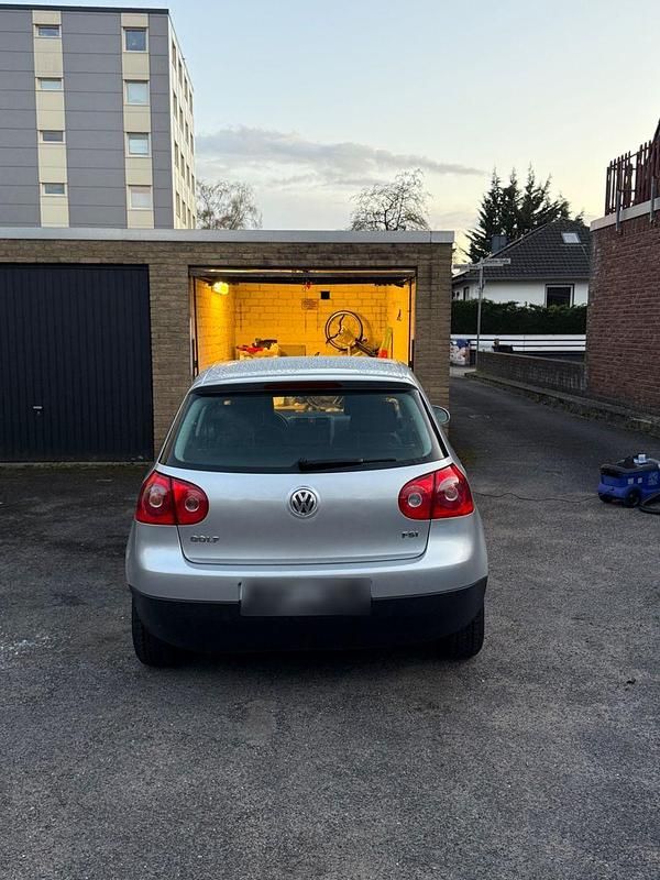 Gebraucht VW Golf IV 105 PS (77 kW) 2004 Silber Kleinwagen