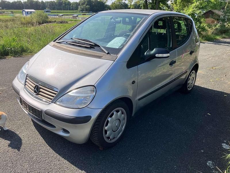 Silber Gebraucht 2003 Mercedes A140 Classic Limousine | 2.100 € (Fairer Preis) - Bild 1/4