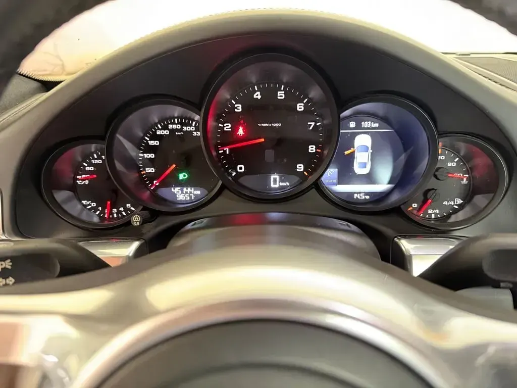 Używany Porsche 911 Carrera 349 KM (256 kW) 2015 Srebrny Coupe
