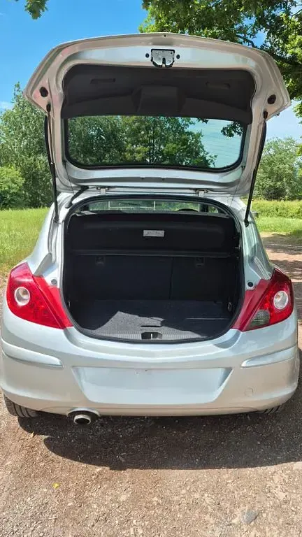 Gebraucht Opel Corsa Satellite 87 PS (63 kW) 2011 Silber Kleinwagen