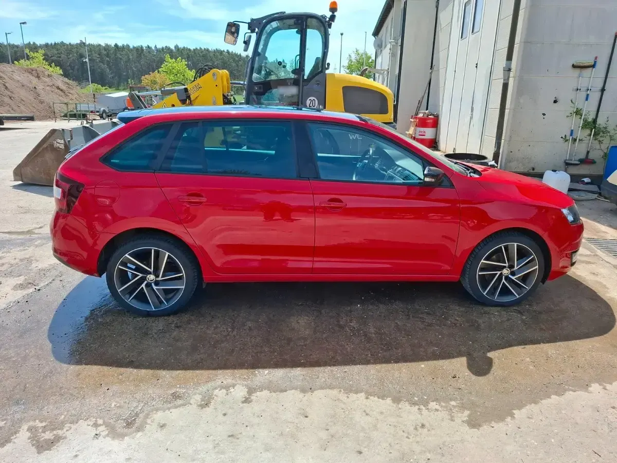 Gebraucht Skoda Rapid 125 PS (91 kW) 2017 Rot Kleinwagen
