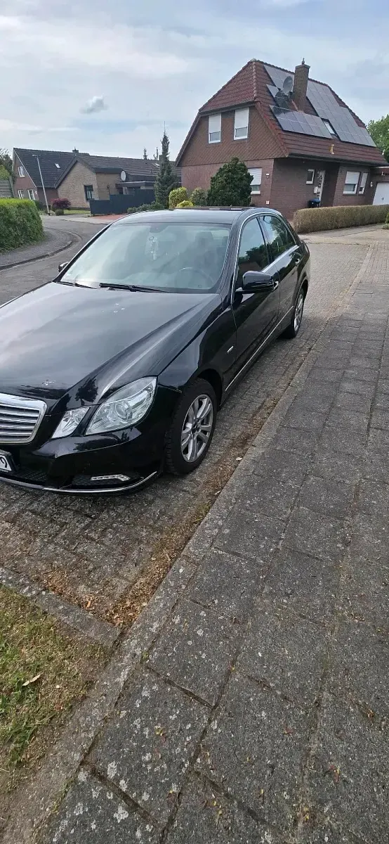 Gebraucht Mercedes E220 170 PS (125 kW) 2009 Schwarz Limousine
