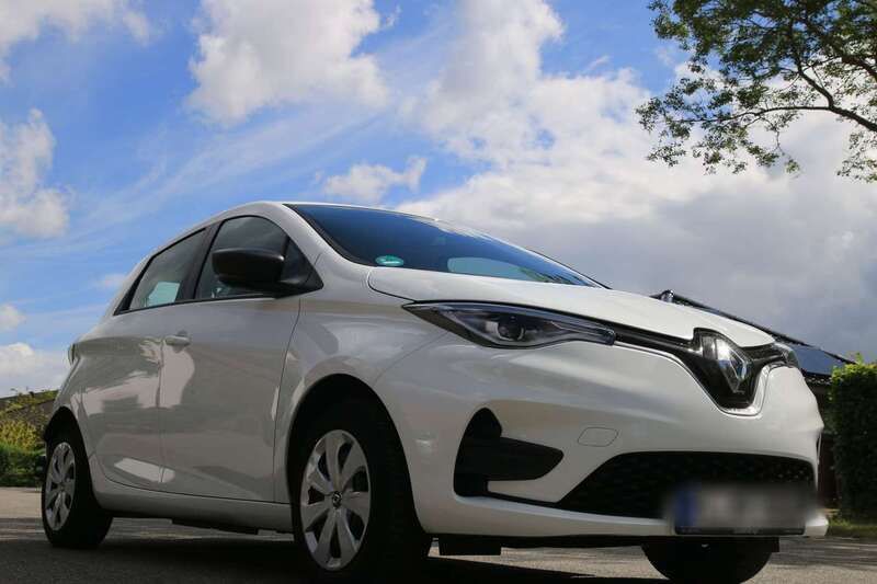 Weiß Gebraucht 2022 Renault Zoe Kleinwagen | 12.900 € (Superpreis) - Bild 1/4