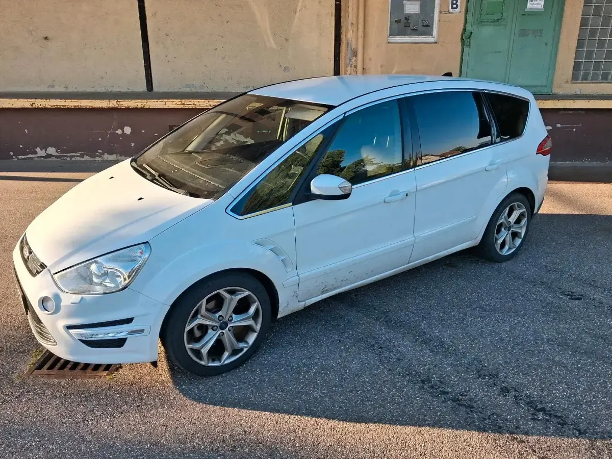Gebraucht Ford S-MAX Titanium S 163 PS (119 kW) 2013 Van / Kleinbus