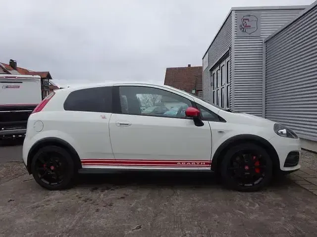 Używany Abarth Punto 155 KM (114 kW) 2010 Biały Hatchback