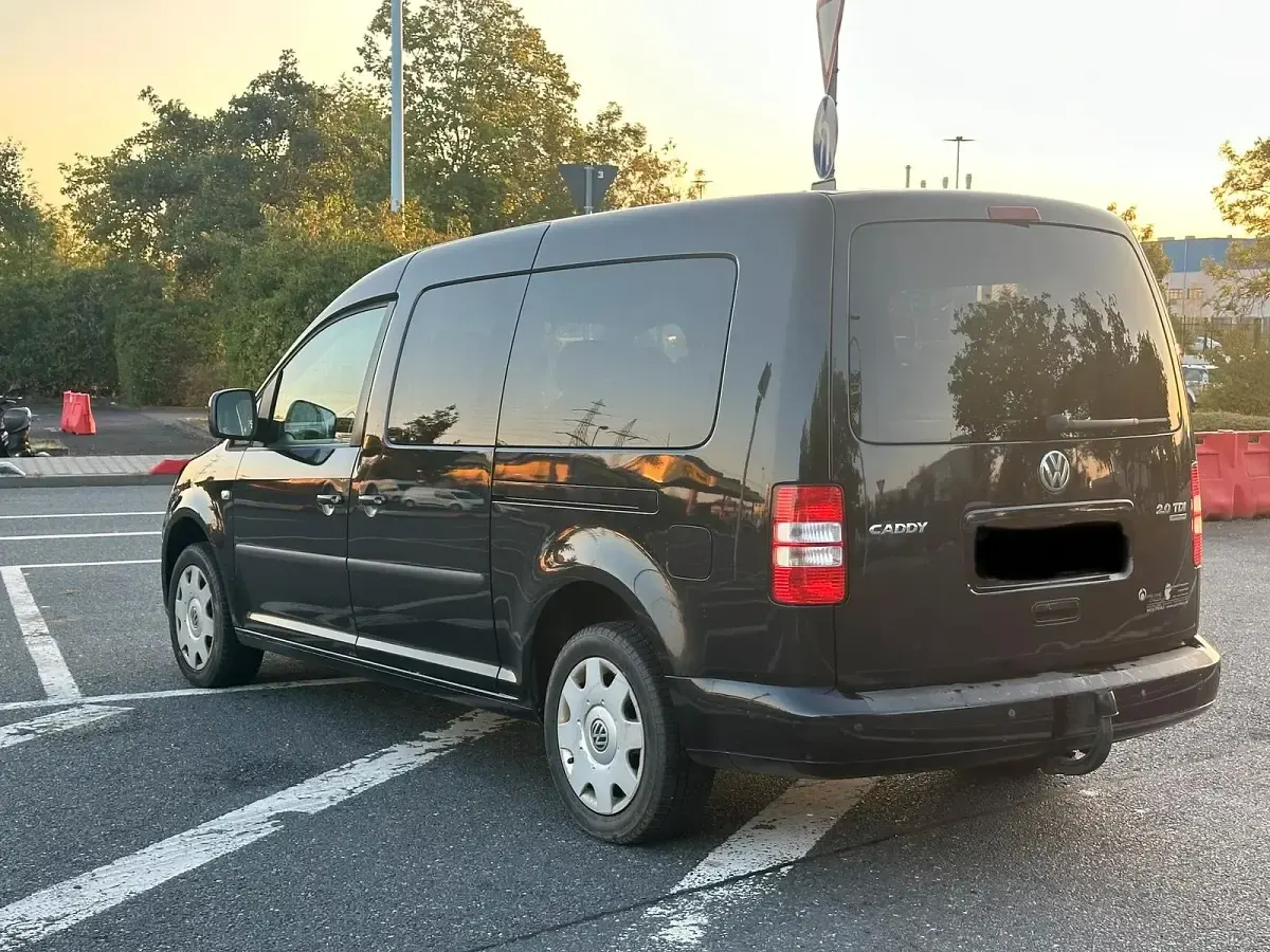 Gebraucht VW Caddy Maxi 140 PS (102 kW) 2013 Schwarz Van / Kleinbus