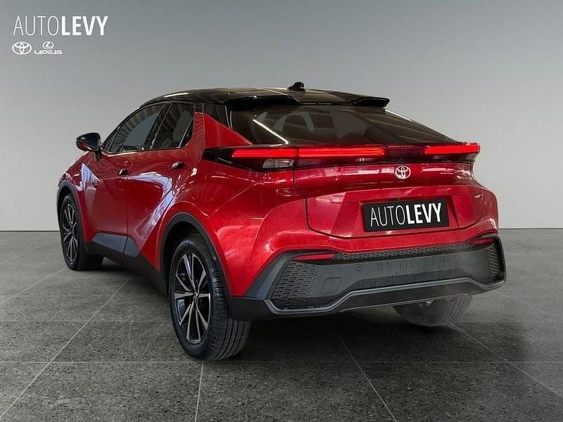 Gebraucht Toyota C-HR Team 140 PS (102 kW) 2024 Karminarot SUV
