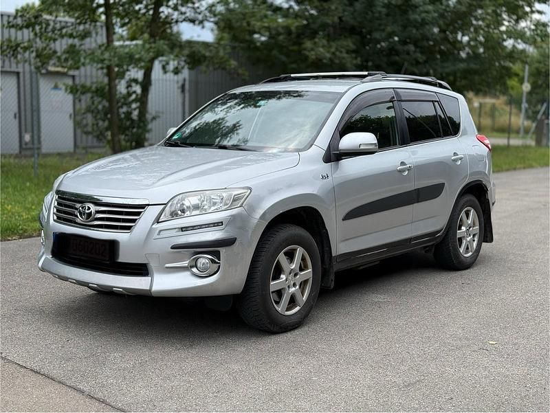 Silber Gebraucht 2013 Toyota RAV4 SUV | 7.300 € (Superpreis) - Bild 1/4
